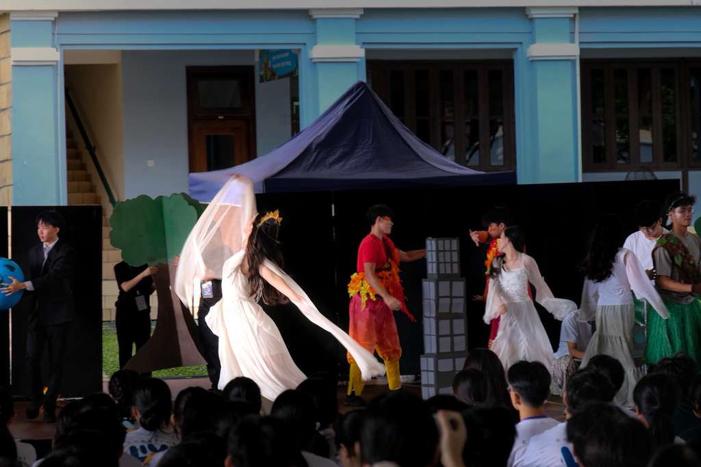 Persiapan Dekorasi Gerbang